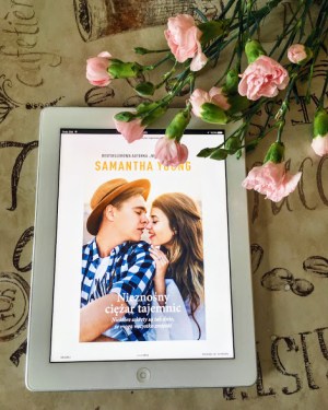 young nieznosnyciezartajemnic